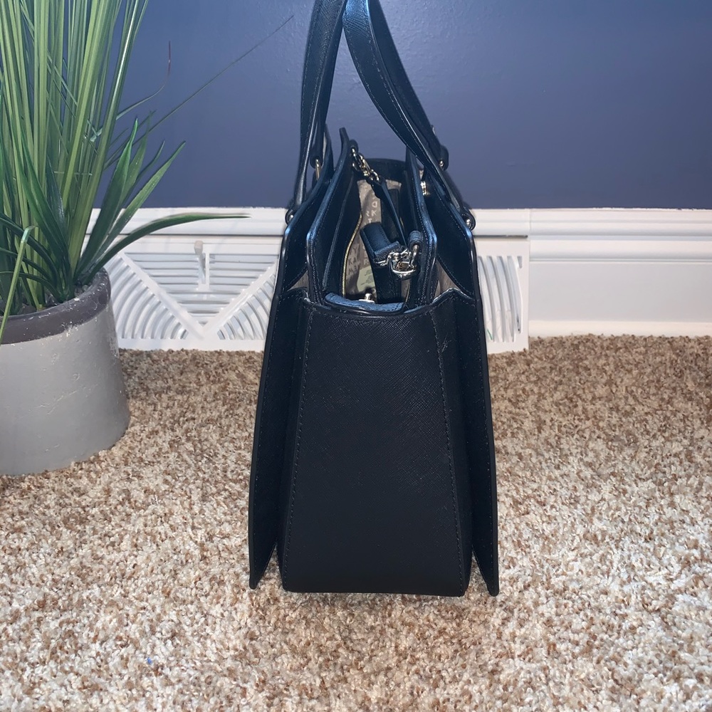 💯 Brand new Kate Spade w/ wallet to match! - Picture 2 of 8
